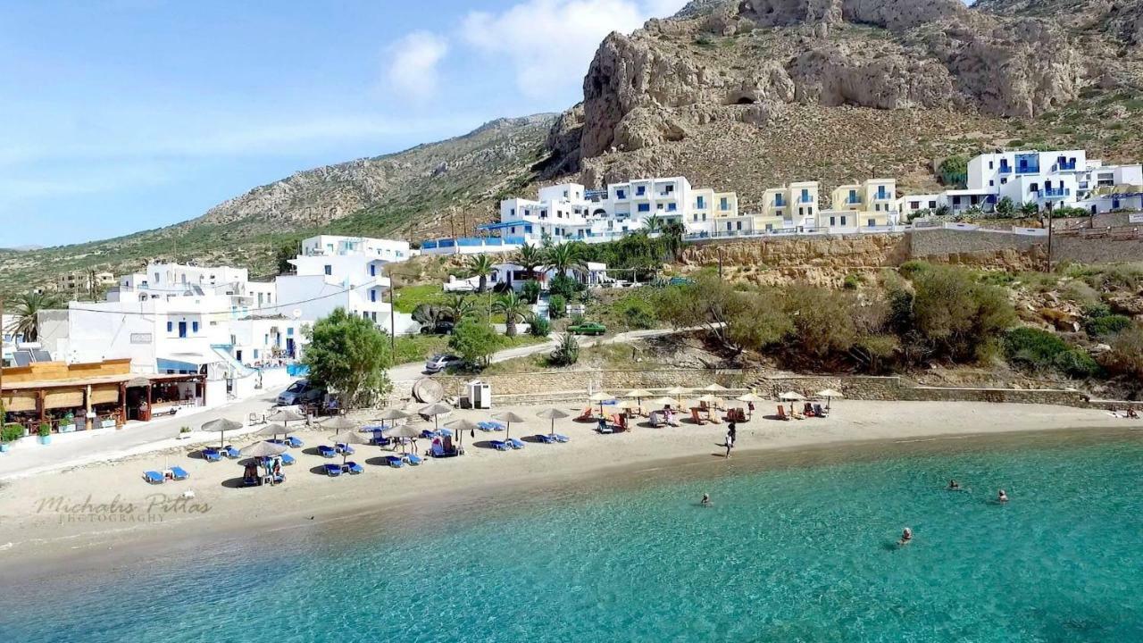 Finiki Studios Bagian luar foto